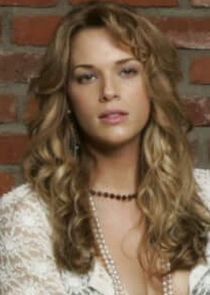Amanda Righetti
as Jenna Moretti