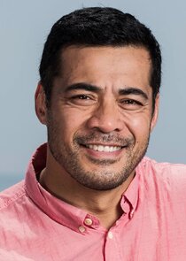 Robbie Magasiva
as Harlan 