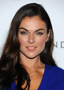 Serinda Swan
as Karla Dixon