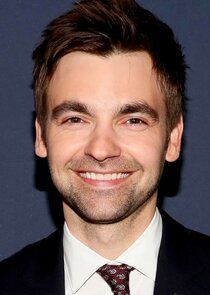 Drew Tarver
as Sandy Gordon