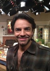 Eugenio Derbez
as Hector