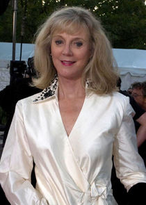Blythe Danner
as Grandma Jones