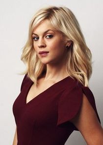 Georgia King
as Kendra