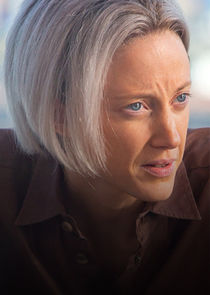 Andrea Riseborough
as Emma Lynwood