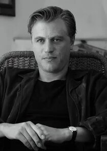 Johnny Flynn
as Dickie Greenleaf