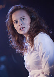 Shannon Tarbet
as Hannah Markham