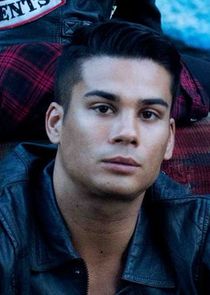 Drew Tanner
as Fangs Fogarty