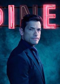 Mark Consuelos
as Hiram Lodge