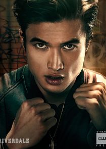 Charles Melton
as Reggie Mantle