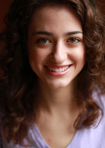 Holly Curran
as Tilde Sayre