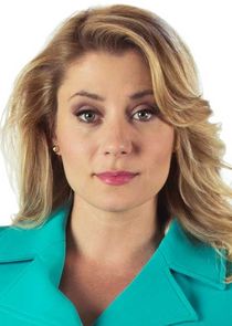 Krystin Pellerin
as Leslie Bennett