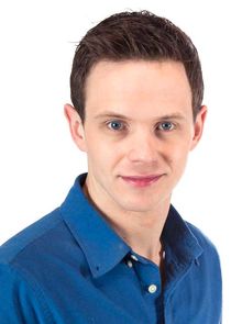 Mark O'Brien
as Des Courtney