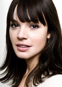 Rachel Wilson
as Dr. Nikki Renholds