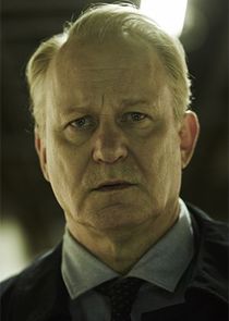 Stellan Skarsgård
as Detective Inspector John River