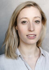 Harrie Hayes
as Esme