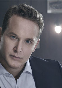 Cole Hauser
as Ethan Kelly