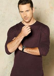 Barry Sloane
as Aiden Mathis