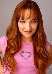 Scarlett Pomers
as Kyra Hart