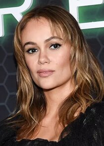 Dina Shihabi
as Nour