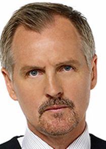 Andrew Airlie
as John Oliver