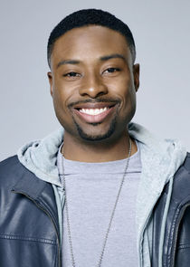 Justin Hires
as Detective James Carter