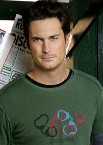 Oliver Hudson
as Adam Rhodes