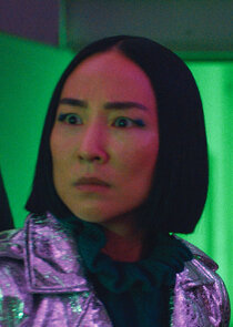 Greta Lee
as Maxine