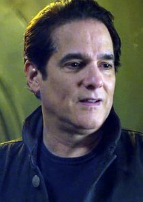 Yul Vazquez
as John Reyes