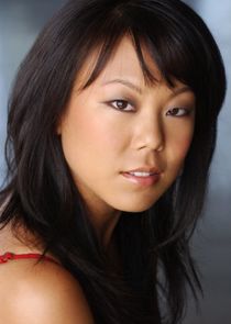 Ali Ahn
as Suzanne Wu