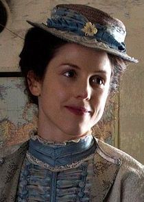 Amanda Hale
as Emily Reid