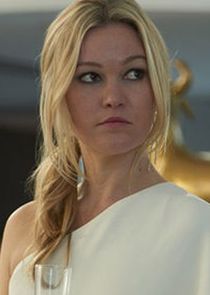 Julia Stiles
as Georgina Clios