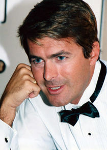 Gabriel Corrado
as Victor Alsina-Suarez