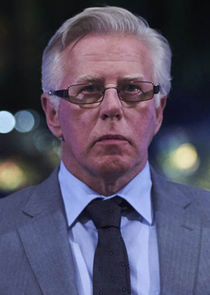 Phil Davis
as Inspector Jukes