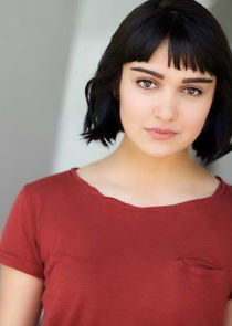 Ariela Barer
as Rosa 
