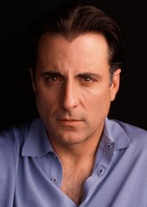 Andy Garcia
as Julian Cruz