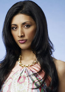 Reshma Shetty
as Divya Katdare