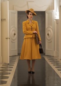 Sarah Paulson
as Nurse Ratched