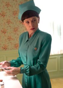 Judy Davis
as Nurse Betsy Bucket