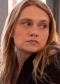 Merritt Wever
as Ruby Richardson