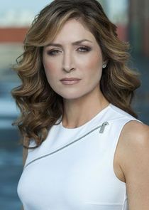 Sasha Alexander
as Dr. Maura Dorothea Isles