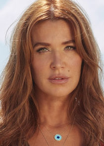 Poppy Montgomery
as Cat Chambers