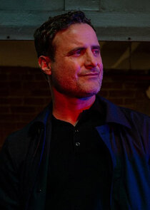 Dominic Fumusa
as Detective Melvin Oliva