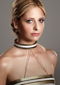 Sarah Michelle Gellar
as Siobhan Martin