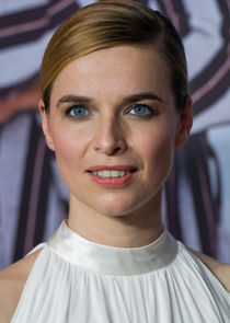 Thekla Reuten
as Sylvia Rhys Meyer