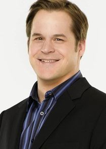 Kyle Bornheimer
as Perry Gill