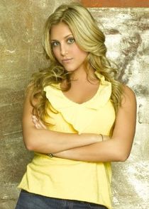 Cassie Scerbo
as Lauren Tanner