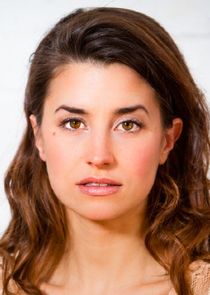 Bryn McAuley
as Popstar Piggies