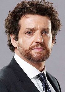 Louis Ferreira
as Detective Oscar Vega