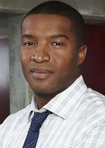 Roger Cross
as Staff Sergeant Boyd Bloom
