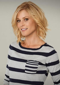 Julie Bowen
as Claire Dunphy